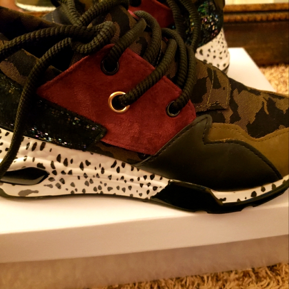 Steve Madden Sneakers